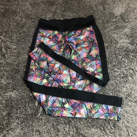 Mossimo Supply Women's Graphic Print Workout Yoga Leggings Size Medium - Picture 2 of 3